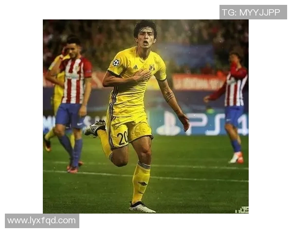 热爱运动的足球明星们如何通过坚持锻炼塑造完美身材与职业生涯 热爱运动的足球明星们如何通过坚持锻炼塑造完美身材与职业生涯