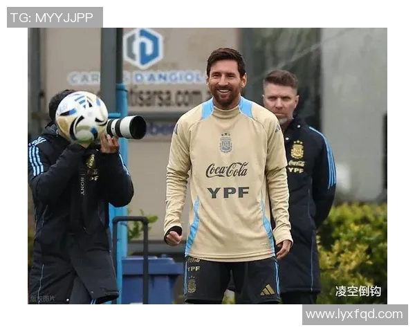 足球明星为何不愿意赠送自己的签名鞋子给球迷探讨背后的原因与影响 足球明星为何不愿意赠送自己的签名鞋子给球迷探讨背后的原因与影响